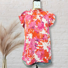 Load image into Gallery viewer, Berry Floral Flutter Sleeve Top
