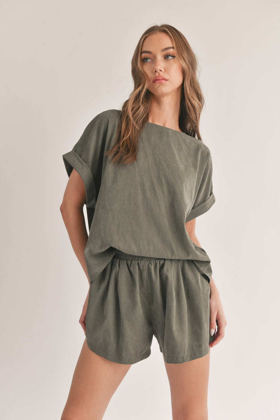 Two Piece Set Olive (Preorder)