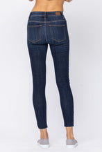 Load image into Gallery viewer, Judy Blue Dark Wash Skinny

