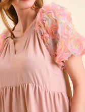 Load image into Gallery viewer, 3D Floral Sleeve Blush Top
