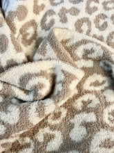 Load image into Gallery viewer, Leopard Print Throw Blanket
