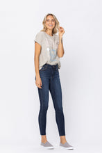 Load image into Gallery viewer, Judy Blue Dark Wash Skinny
