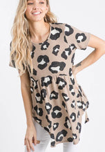 Load image into Gallery viewer, Leopard Print High Low Tee
