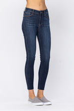 Load image into Gallery viewer, Judy Blue Dark Wash Skinny
