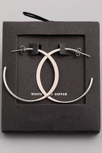 Load image into Gallery viewer, Flat Metal Small Hoop Earrings
